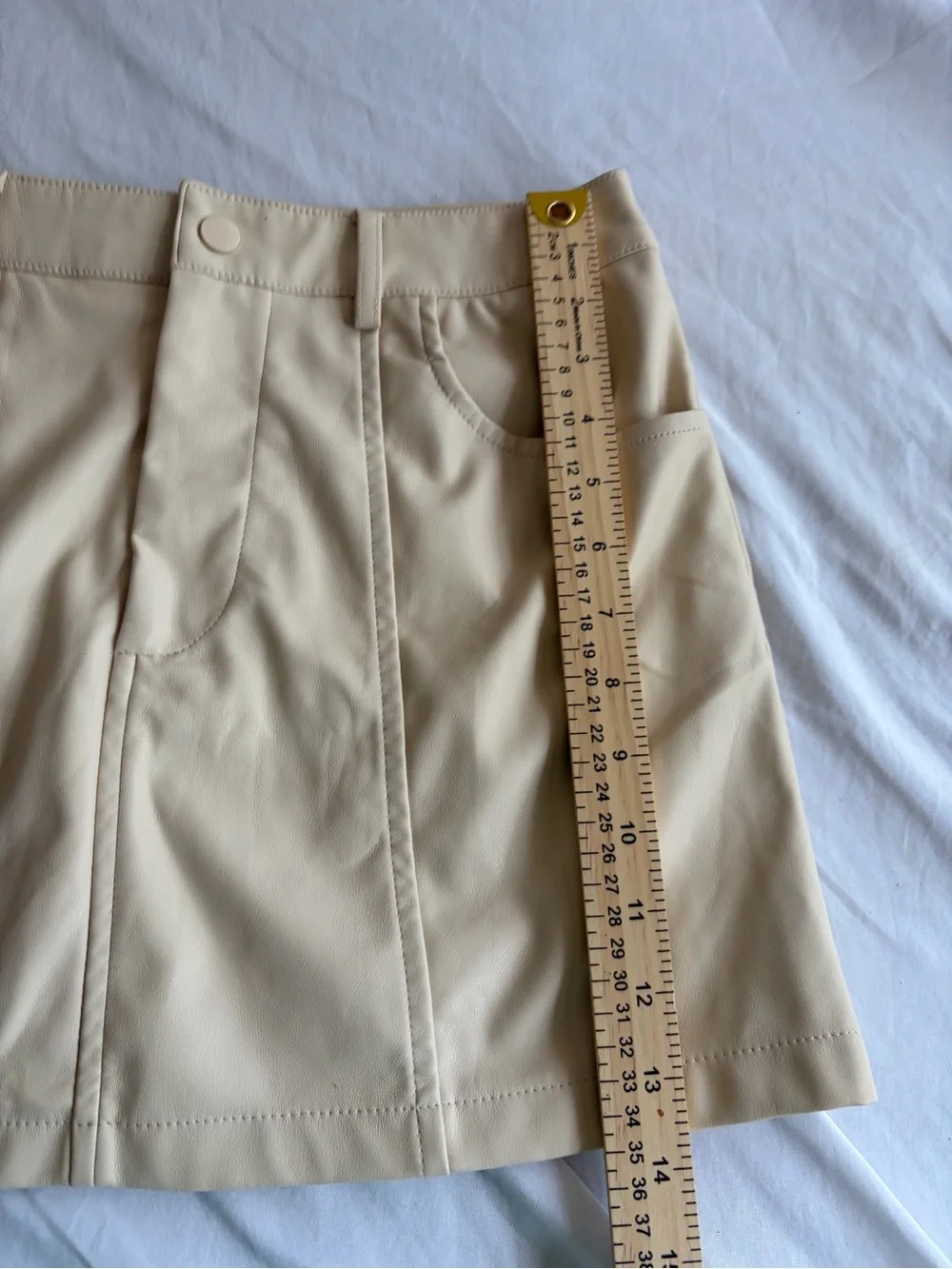 PacSun Cream Faux Leather Mini Skirt Women’s Size M Y2K